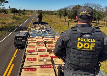ANGÉLICA: DOF apreende carreta com mais de 12 mil pacotes de cigarros contrabandeados do Paraguai em Ipezal