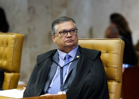 Dino manda PF investigar repasses de R$ 694 milhões por emendas Pix