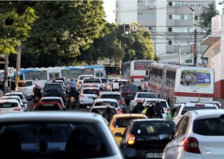 Licenciamento de placas 7 e 8 vence em agosto e guia agora é só digital