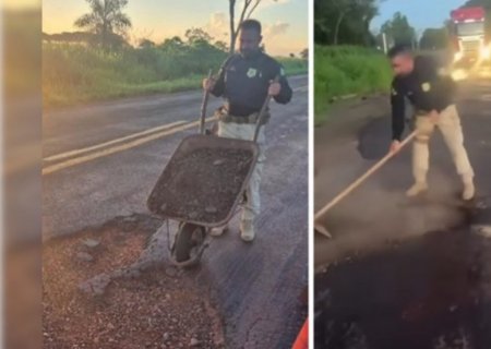 Por causa de acidentes, agentes da PRF tampam buracos com terra na BR-376, entre Ivinhema a Nova Andradina