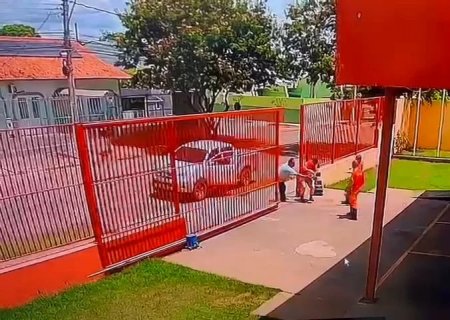 VÍDEO: Pais levam bebê engasgada em quartel e criança é salva por bombeiros em MS