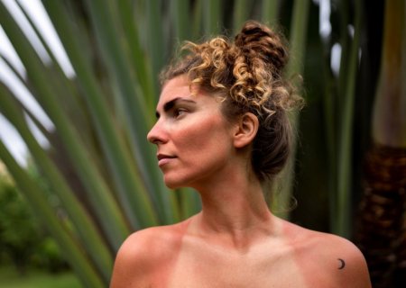 Do dia a dia aos eventos: como o coque valoriza diferentes tipos de cabelo cacheado?
