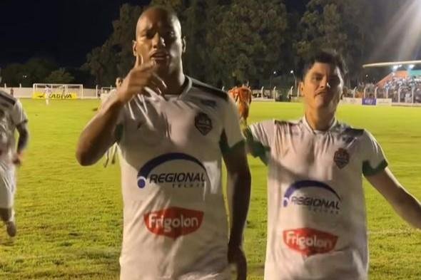 Alex Showco decide, Bataguassu goleia Naviraiense e está na decisão do ...
