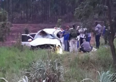 Acidente com carro de secretaria da saúde deixa uma pessoa morta