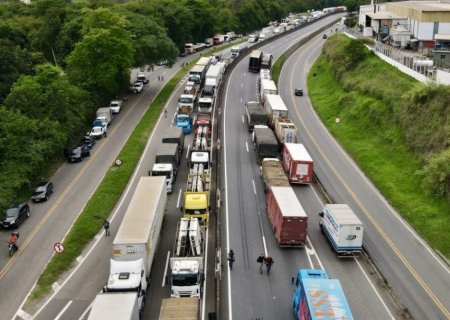 Caminhoneiros confirmam greve nacional após aumento do diesel