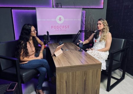 PodCast Além do Feed com apresentação de Jeeh Nuness; Ep.01 - Carla Louzada