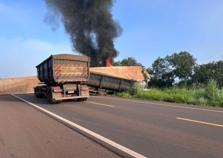 Delegado quebra vidro com disparo e ajuda a salvar caminhoneiro após acidente na BR-262
