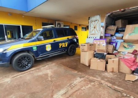 Carga de mercadorias estrangeiras sem nota fiscal é apreendida na BR-262
