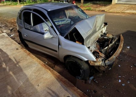 NOVA ANDRADINA: Motorista morre após bater carro na traseira de caminhão