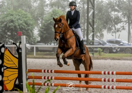 IVINHEMA: Isabelly Karoline conquista mais um 1º lugar na 3ª etapa do Ranking Estadual de Hipismo