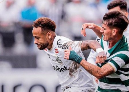 Neymar leva cartão amarelo após erro em substituição na derrota do Santos