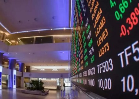 Bolsa atinge menor nível desde janeiro com exterior e tensão política