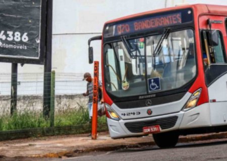 Idoso pede ajuda para embarcar em ônibus e é agredido por jovem em MS