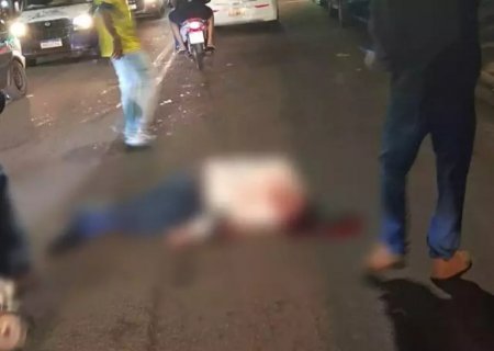 Jovem de 21 anos é morto a tiros na frente de tabacaria