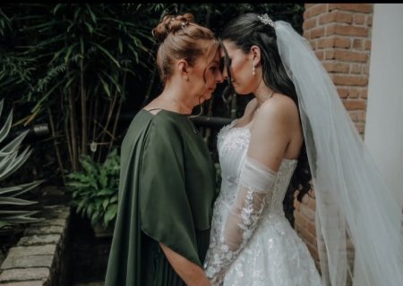 Mãe morre durante casamento da filha e relato emociona