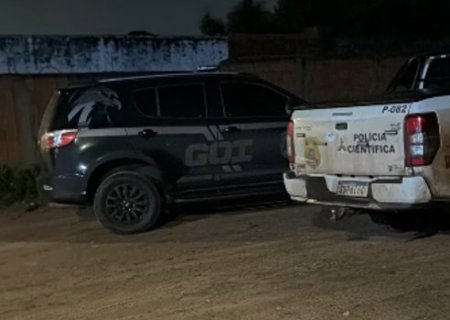 Homem é assassinado com 10 facadas e corpo abandonado em terreno