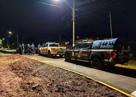 Criminosos arrombam casa e executam homem na frente da mãe