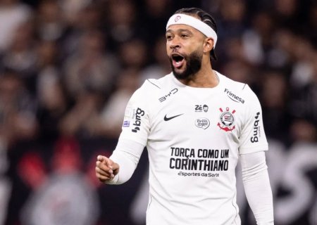 Memphis faz novo post enigmático em meio à indefinição contratual no Corinthians