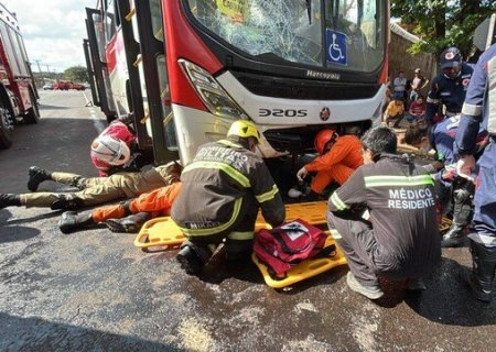 Motociclista sobrevive após ser arrastada por ônibus por uma quadra em MS