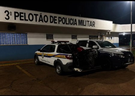 PM apreende motocicletas após manobras perigosas e fuga de adolescente em Nova Alvorada do Sul