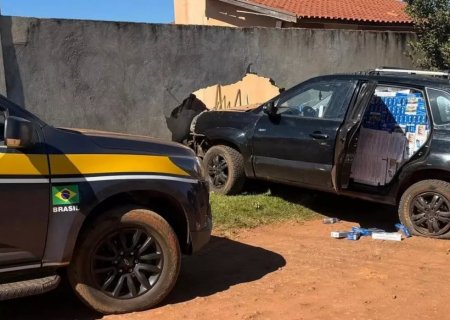 Polícia apreende veículo com carga de cigarros contrabandeados