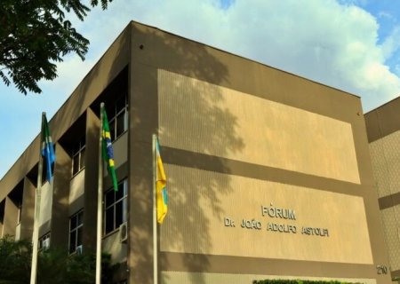 Casal preso suspeito de 'delivery' do tráfico é colocado em liberdade