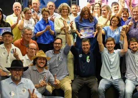 Riedel e Tereza reúnem grupo político com 77 prefeitos de MS em Campo Grande