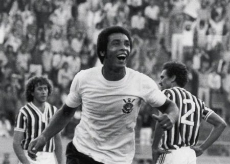 Morre Geraldão, ídolo do Corinthians e artilheiro do Paulista de 1977, aos 77 anos