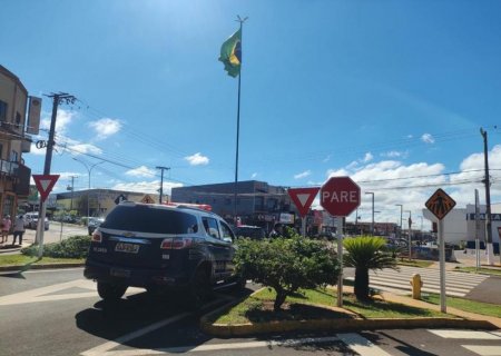 IVINHEMA: Mulher pega faca e ameaça PM durante cumprimento de mandado envolvendo criança