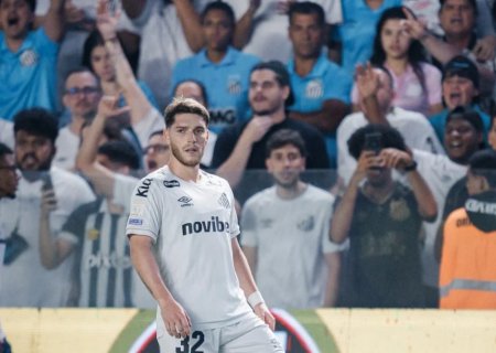 Santos é denunciado pelo STJD por cusparada em Reinaldo e pode perder até 10 mandos