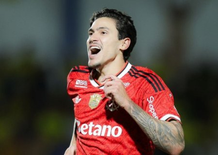Com dois de Pedro, Flamengo goleia o Mirassol e cola no Palmeiras pelo Brasileirão