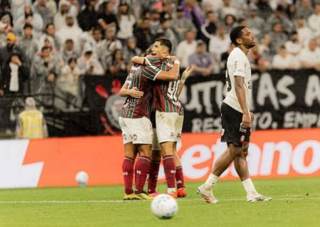 Fluminense vence Corinthians e amplia sequência de derrotas no Brasileirão