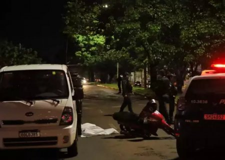 Condutora que atingiu motociclista em semáforo é presa com CNH suspensa