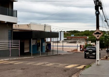 VÍDEO: Menino é atropelado por ônibus; acidente foi registrado por câmera de segurança em MS