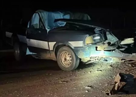 Motorista de Pampa morre após colisão com Fiat Toro na BR-262, em Ribas do Rio Pardo