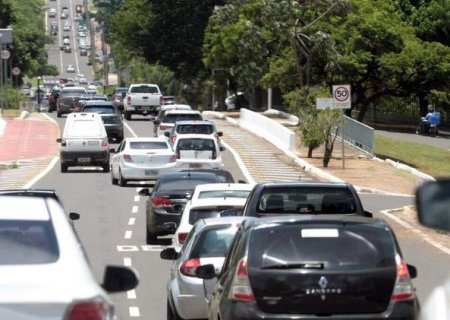 Licenciamento de veículos com placa final 9 vence nesta quarta
