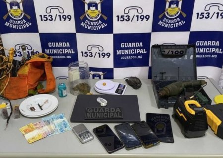Suspeito de fornecer drogas para adolescentes é detido com maconha, crack e cocaína em Dourados