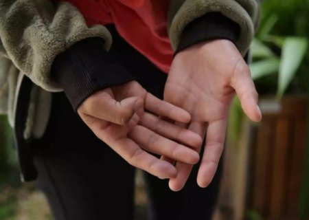 Justiça manda soltar pai que agrediu filha de 14 anos com tapa no rosto para corrigi-la