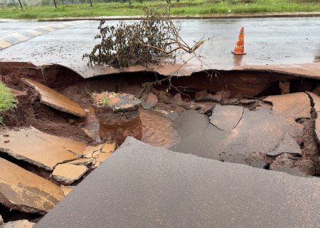IVINHEMA: Cratera se abre após chuva e causa alerta