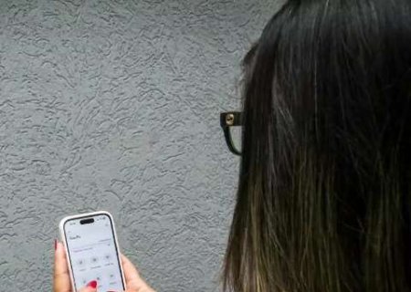 Mulher &eacute; extorquida ap&oacute;s amea&ccedil;a de expor fotos &iacute;ntimas do marido a policial