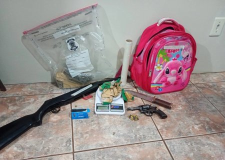NOVA ANDRADINA: Choque prende dois homens e apreende armas e drogas