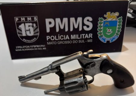 Dois homens são presos e revólver é apreendido após tentativa de invasão de residência em Nova Alvorada do Sul